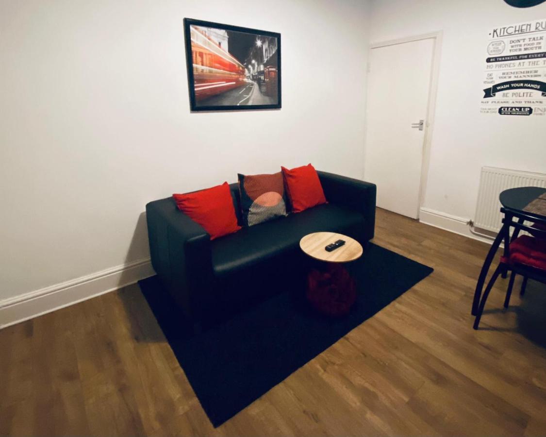 Large 4 Bedroom Home - Coventry City Centre Exterior photo